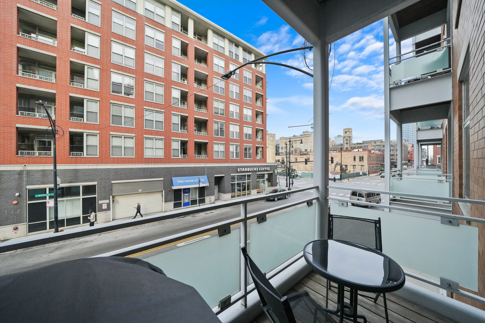 949 W Madison Street Unit: 207