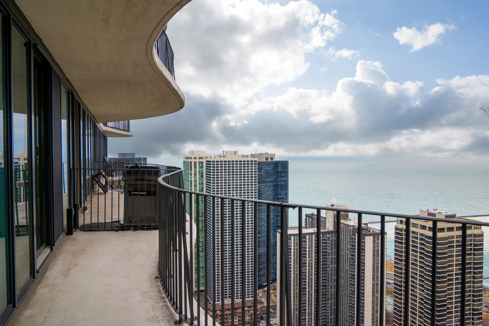 225 N Columbus Drive Unit: 5413