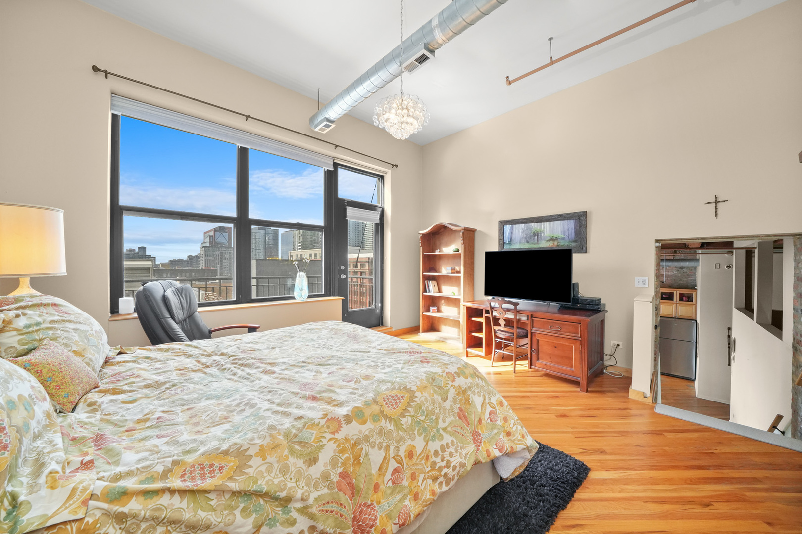 226 N CLINTON Street Unit: 707