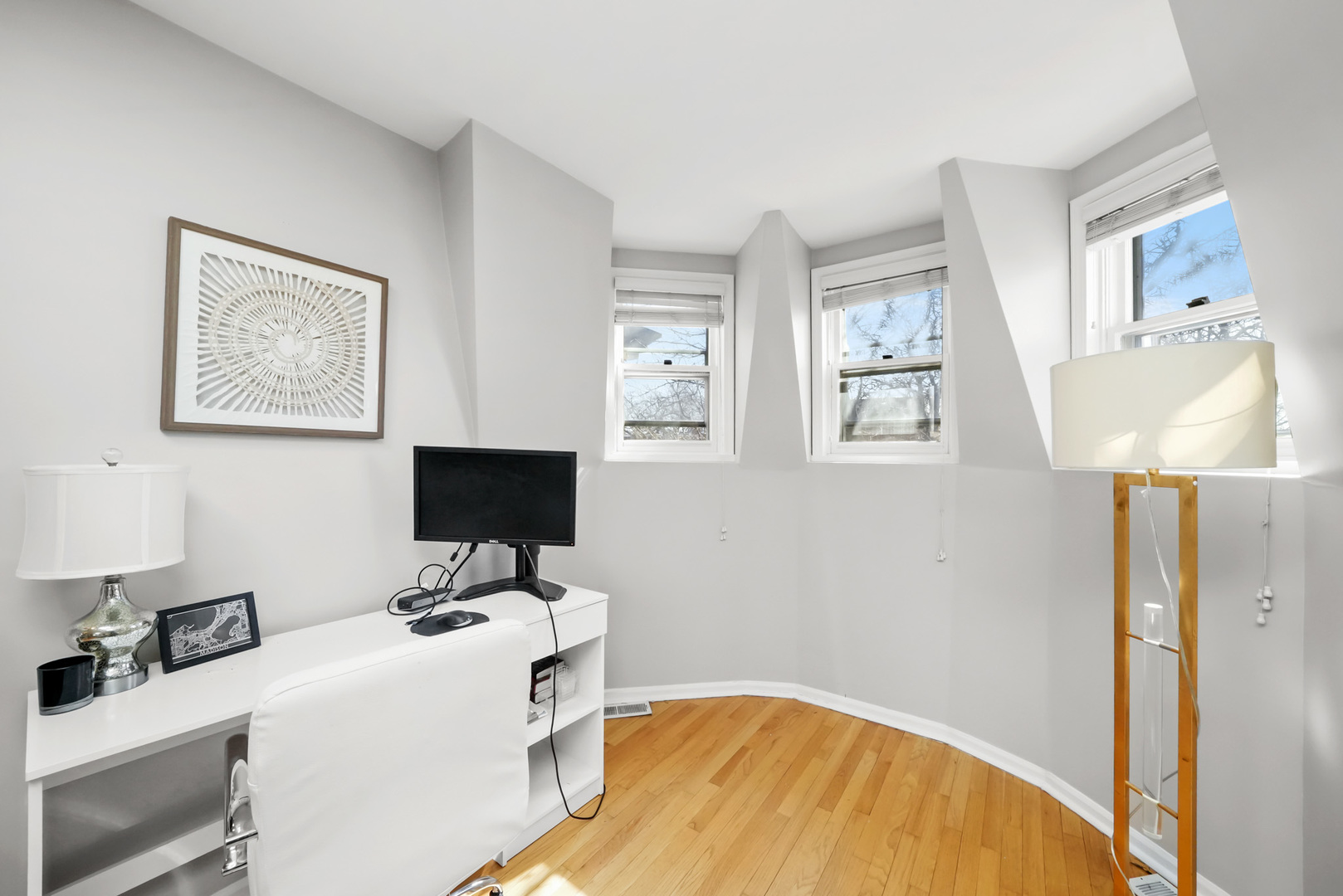 1104 W WEBSTER Avenue Unit: 301