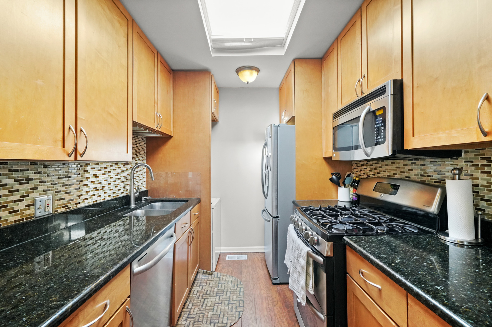 1104 W WEBSTER Avenue Unit: 301