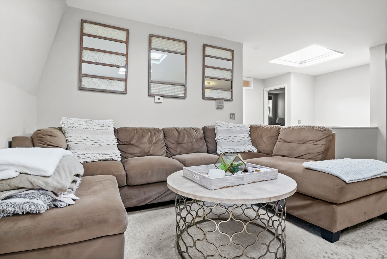 1104 W WEBSTER Avenue Unit: 301