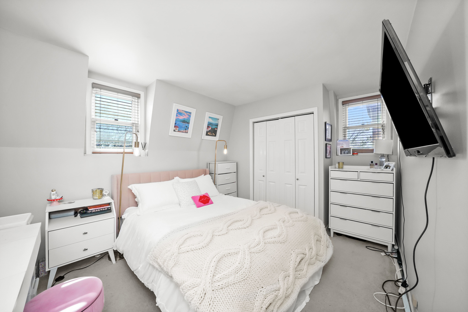 1104 W WEBSTER Avenue Unit: 301