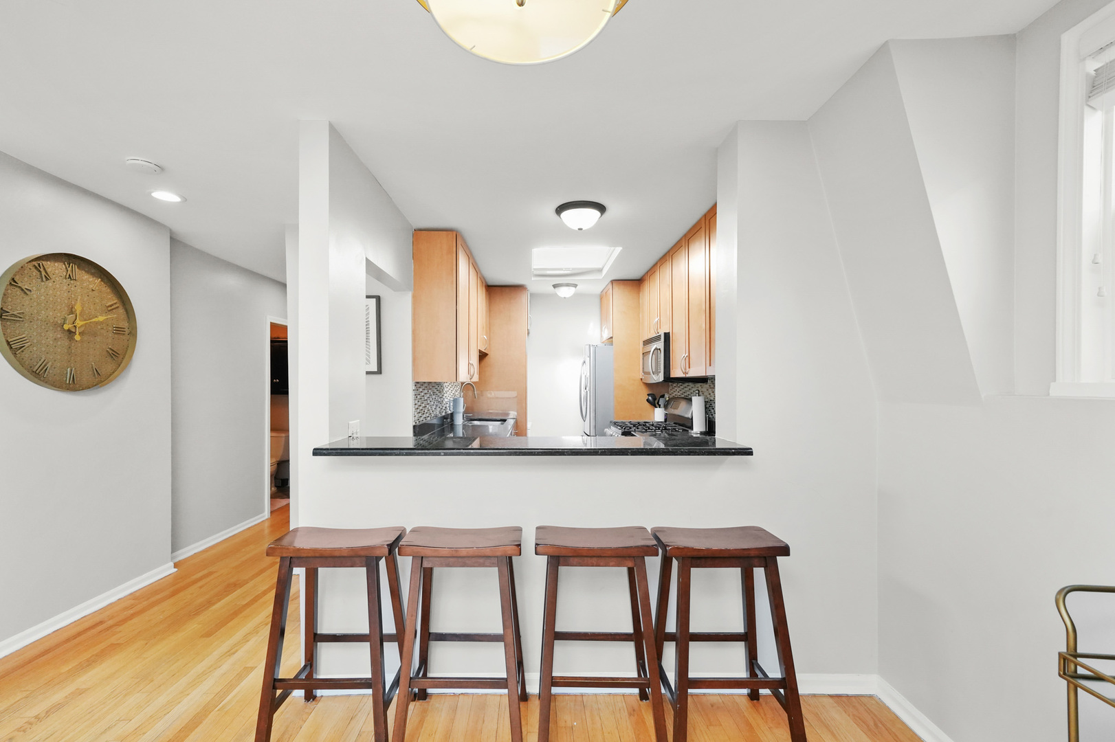 1104 W WEBSTER Avenue Unit: 301