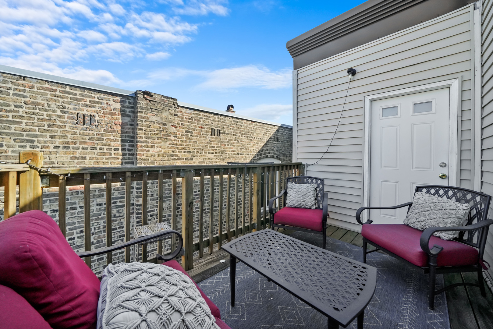 1104 W WEBSTER Avenue Unit: 301