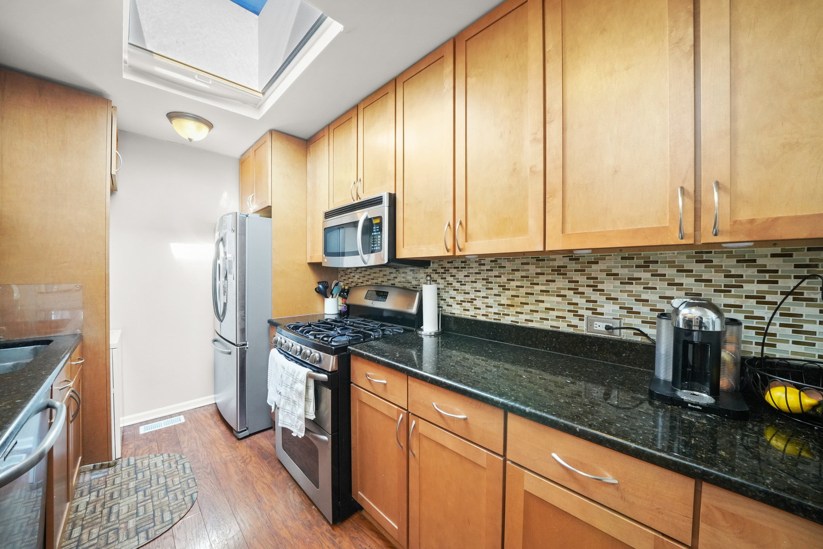 1104 W WEBSTER Avenue Unit: 301