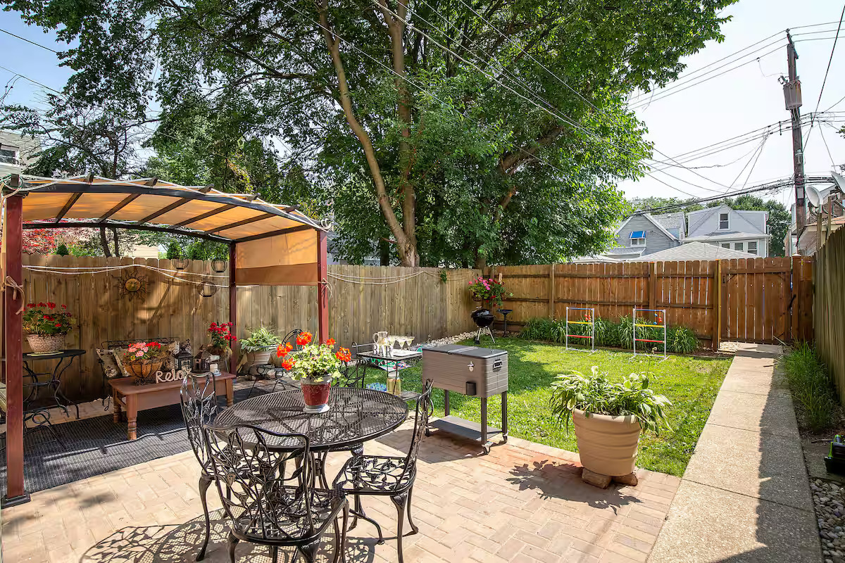 4925 N Bell Avenue Unit: 1
