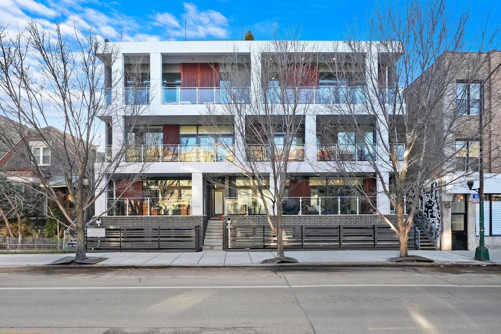 1046 N Damen Avenue Unit: 2S