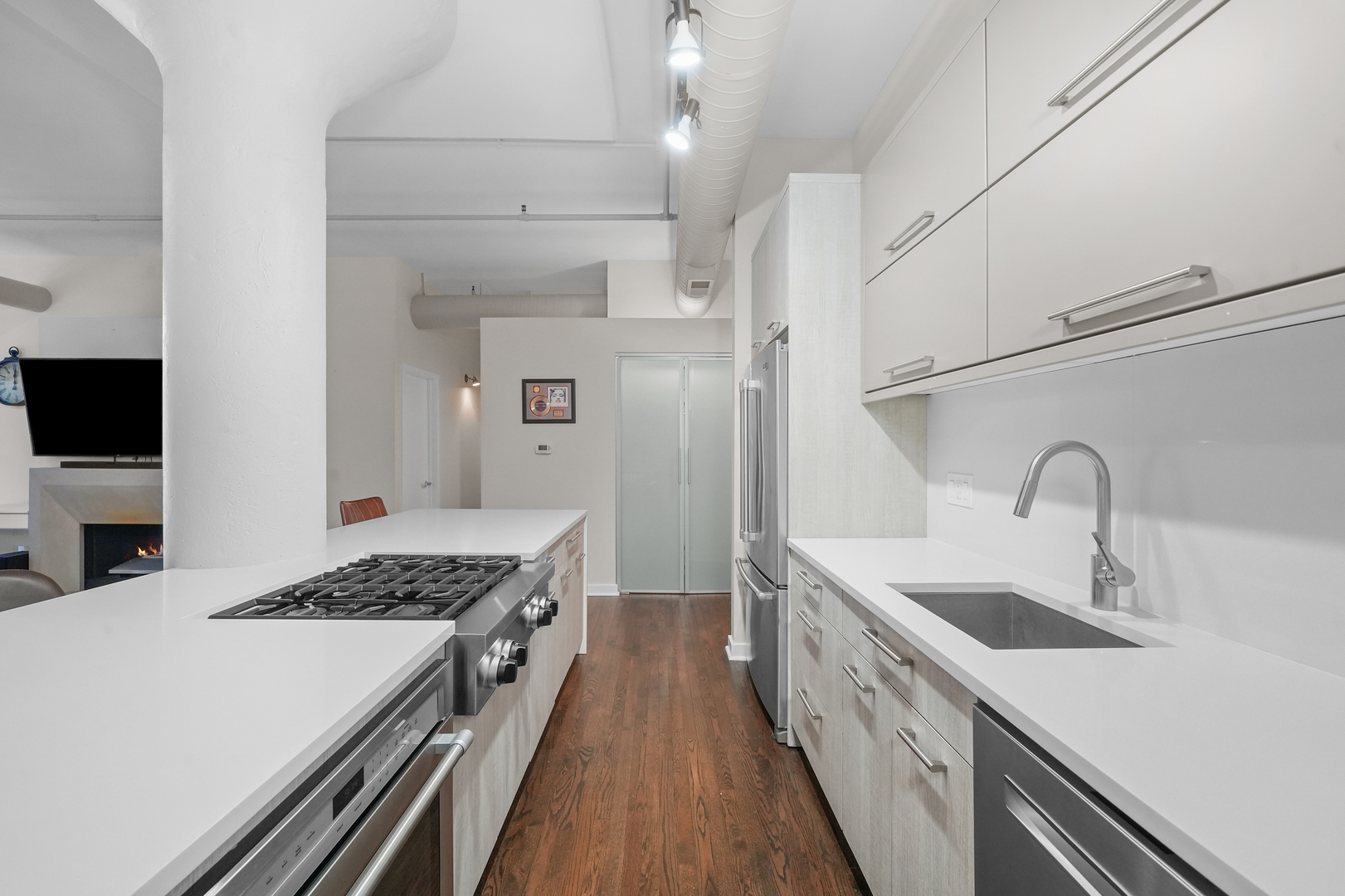 130 S CANAL Street Unit: 517
