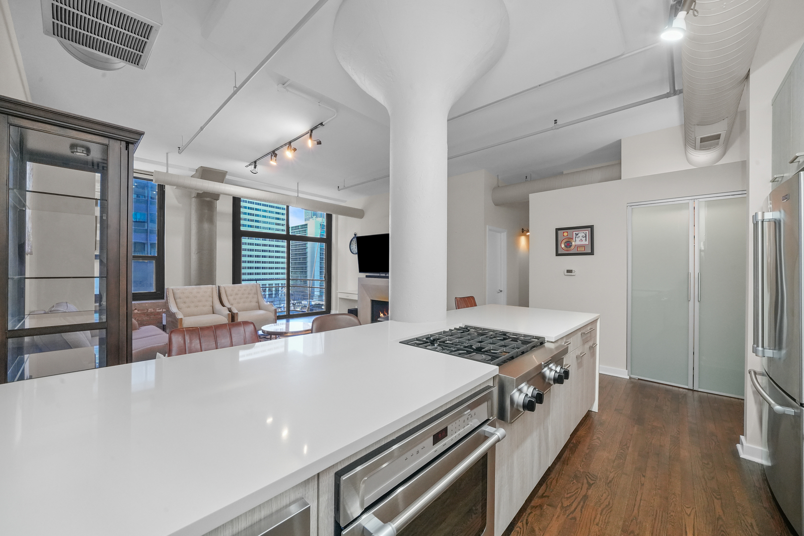 130 S CANAL Street Unit: 517