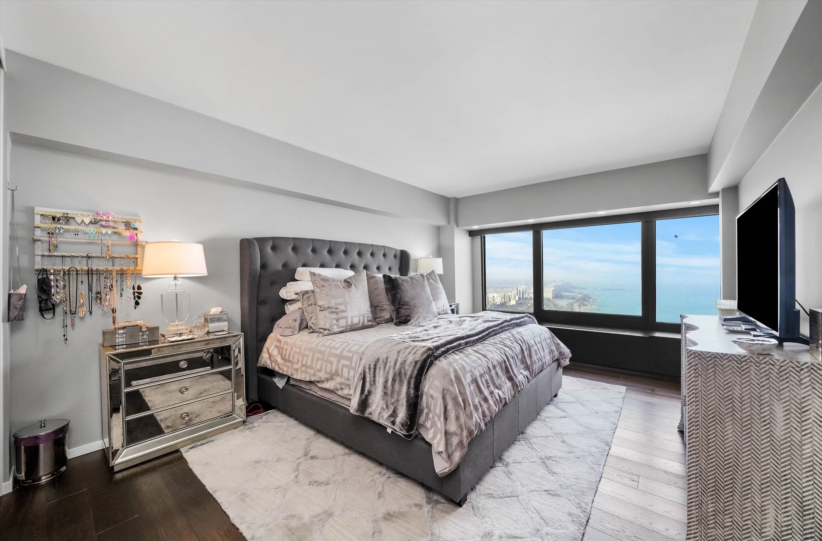 175 E Delaware Place Unit: 8005