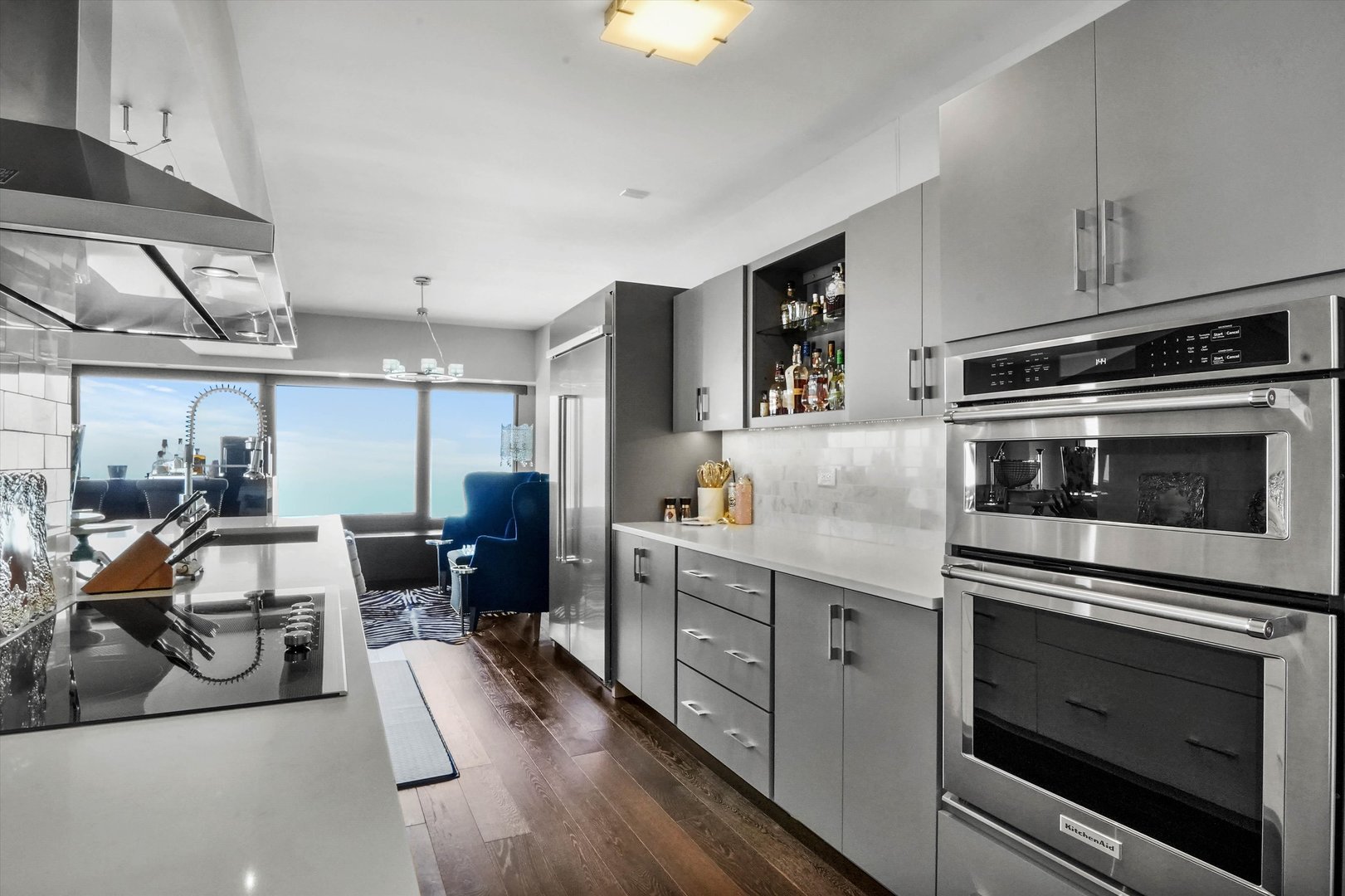 175 E Delaware Place Unit: 8005