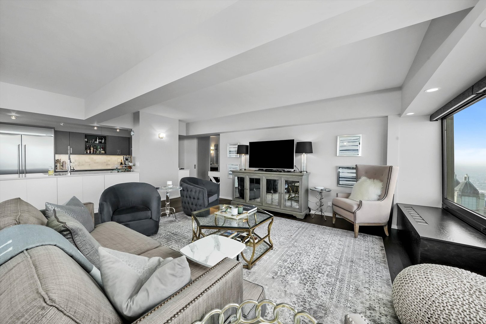 175 E Delaware Place Unit: 8005