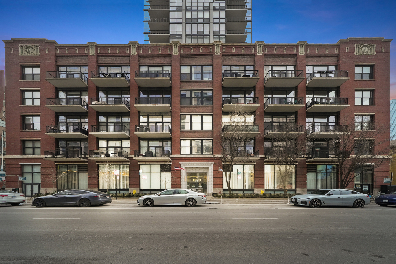 210 S DES PLAINES Street Unit: 2207