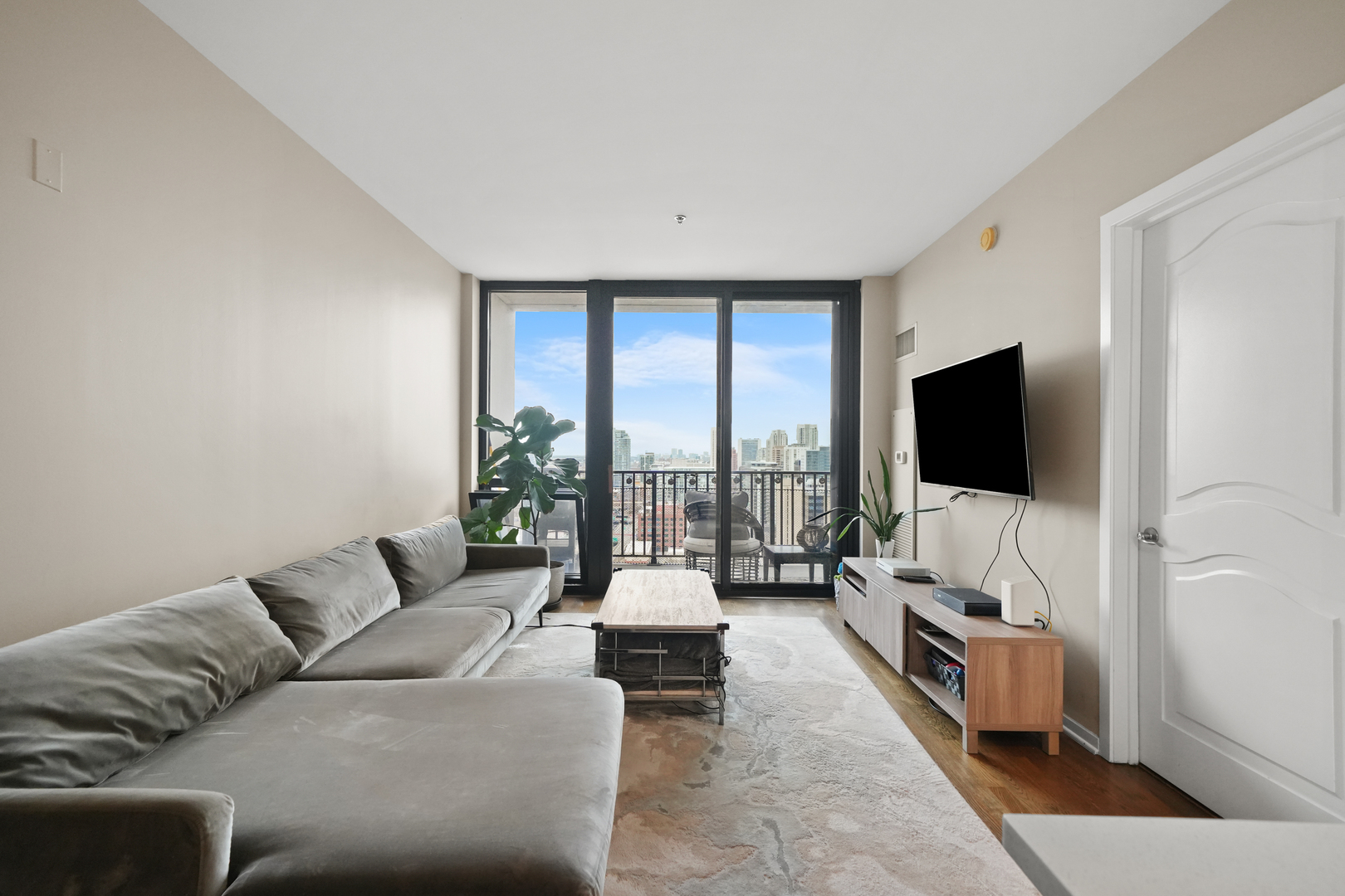 210 S DES PLAINES Street Unit: 2207