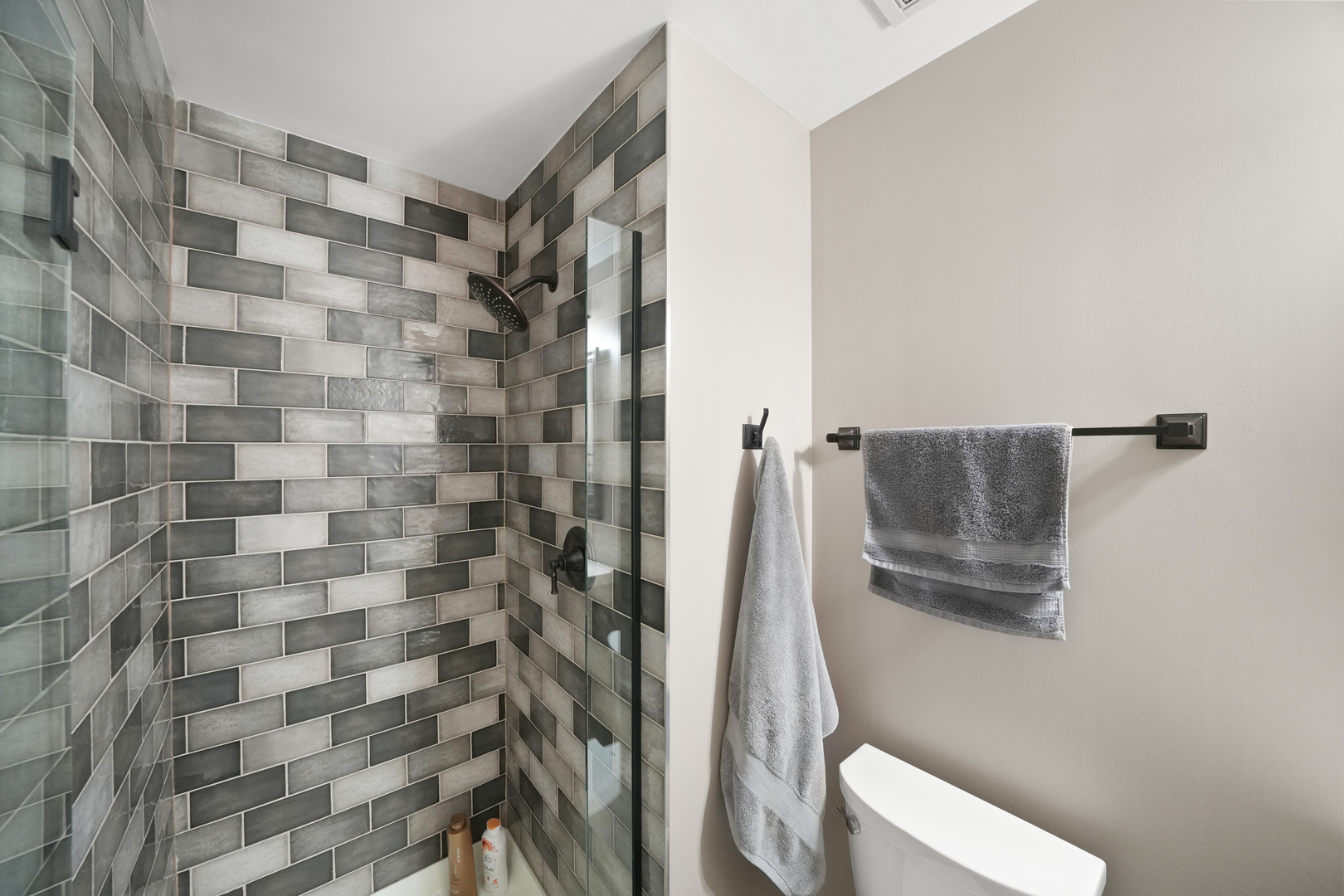 210 S DES PLAINES Street Unit: 2207