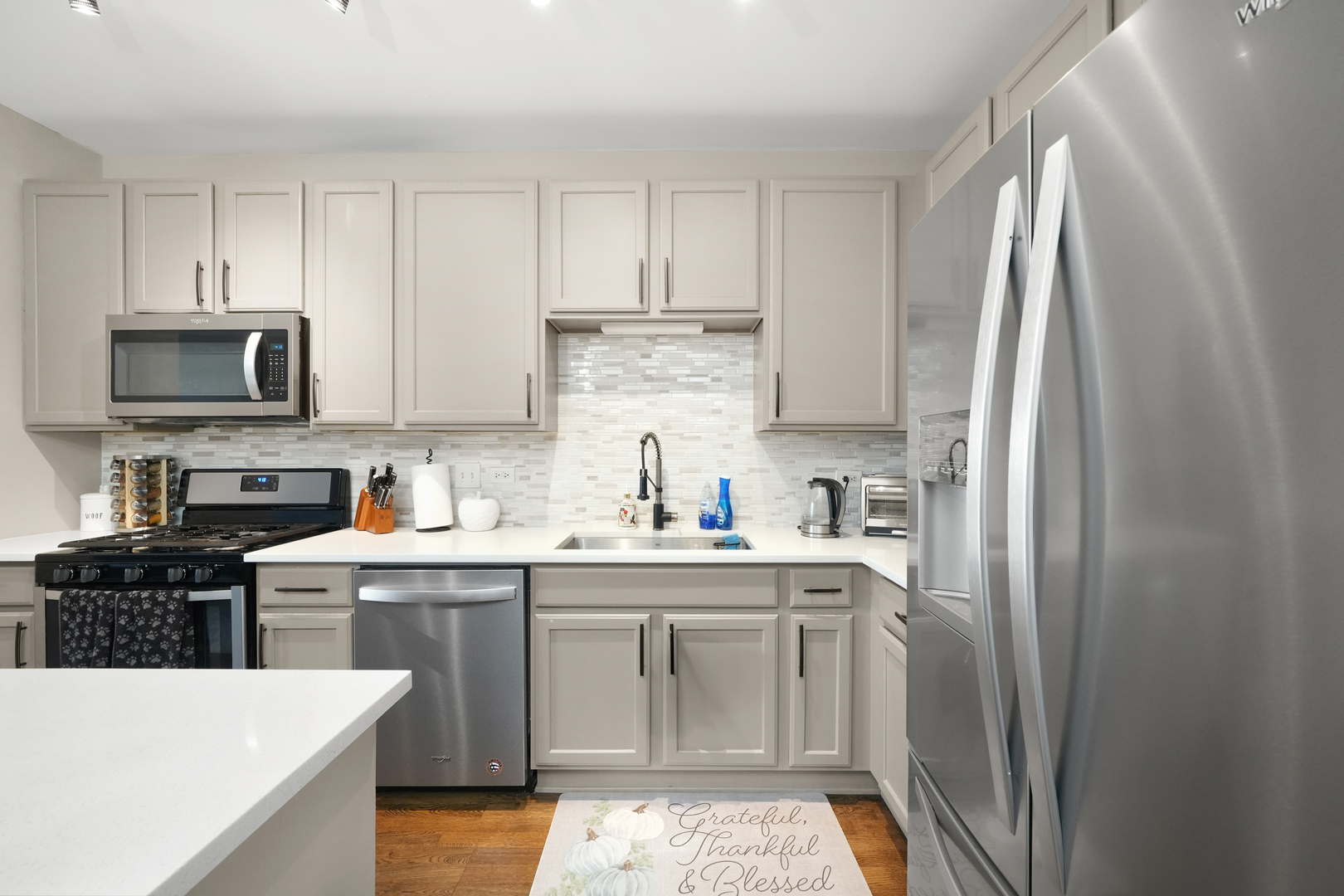 210 S DES PLAINES Street Unit: 2207