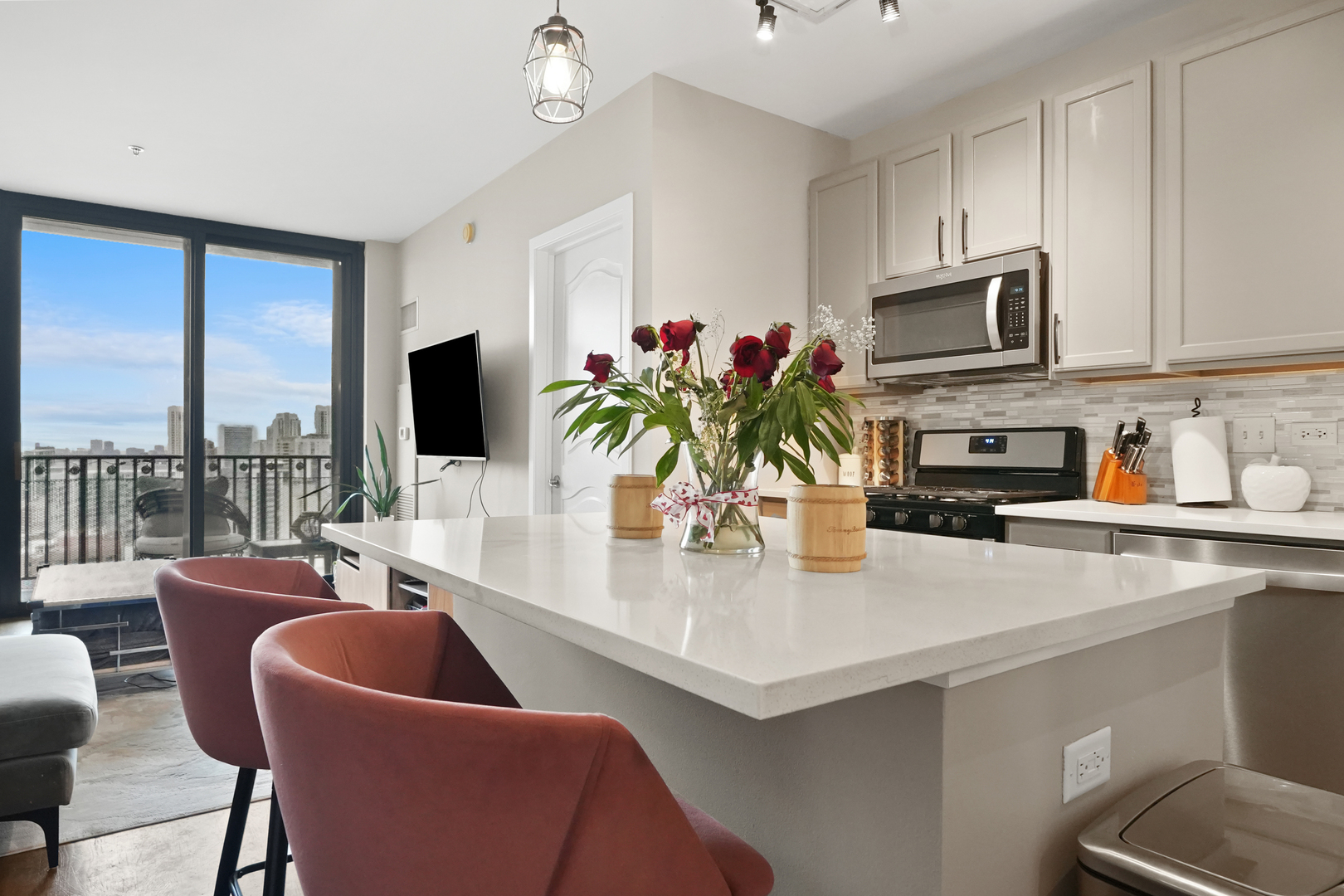 210 S DES PLAINES Street Unit: 2207