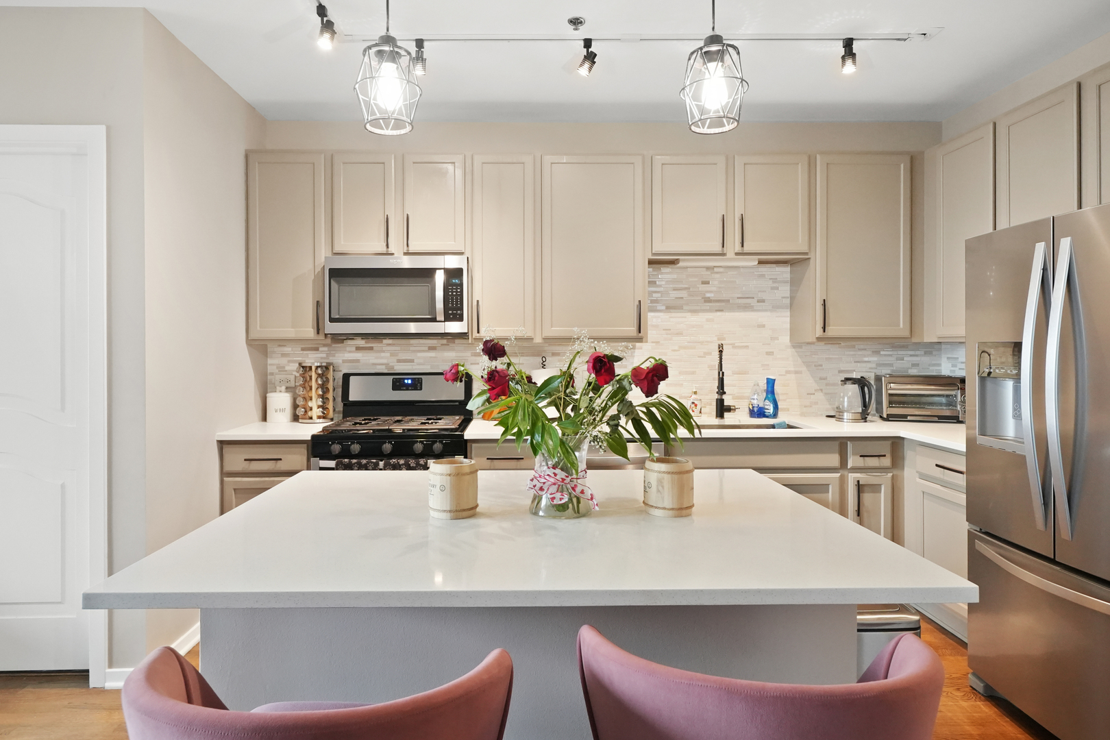 210 S DES PLAINES Street Unit: 2207