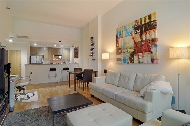 125 S Green Street Unit: 210A