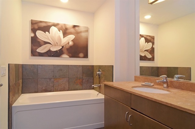 125 S Green Street Unit: 210A