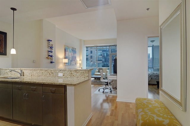 125 S Green Street Unit: 210A