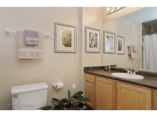435 W Erie Street Unit: 905