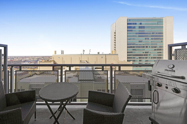 700 N Larrabee Street Unit: 1804