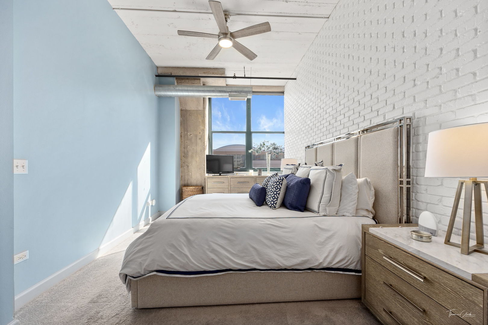 221 E Cullerton Street Unit: 417