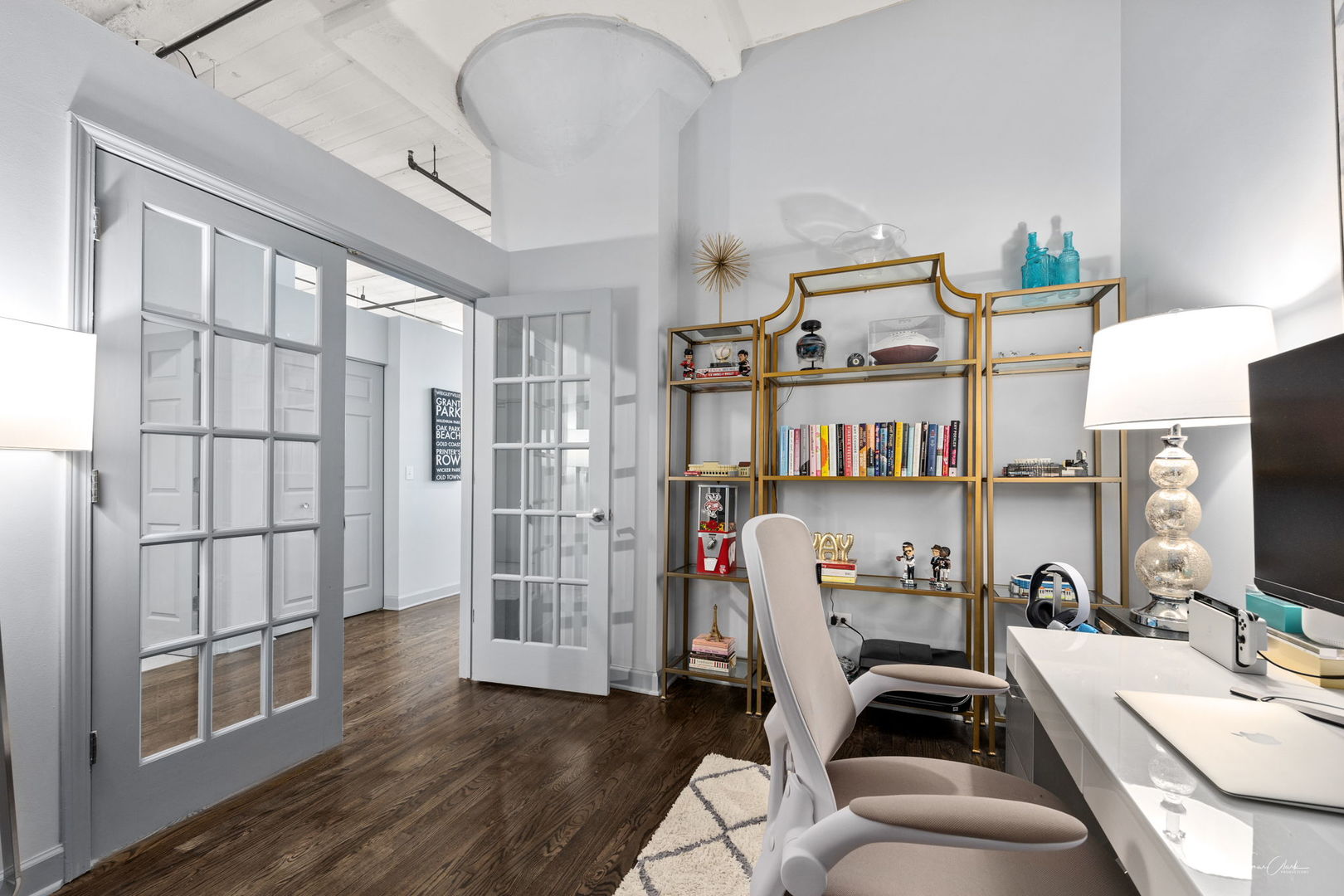 221 E Cullerton Street Unit: 417