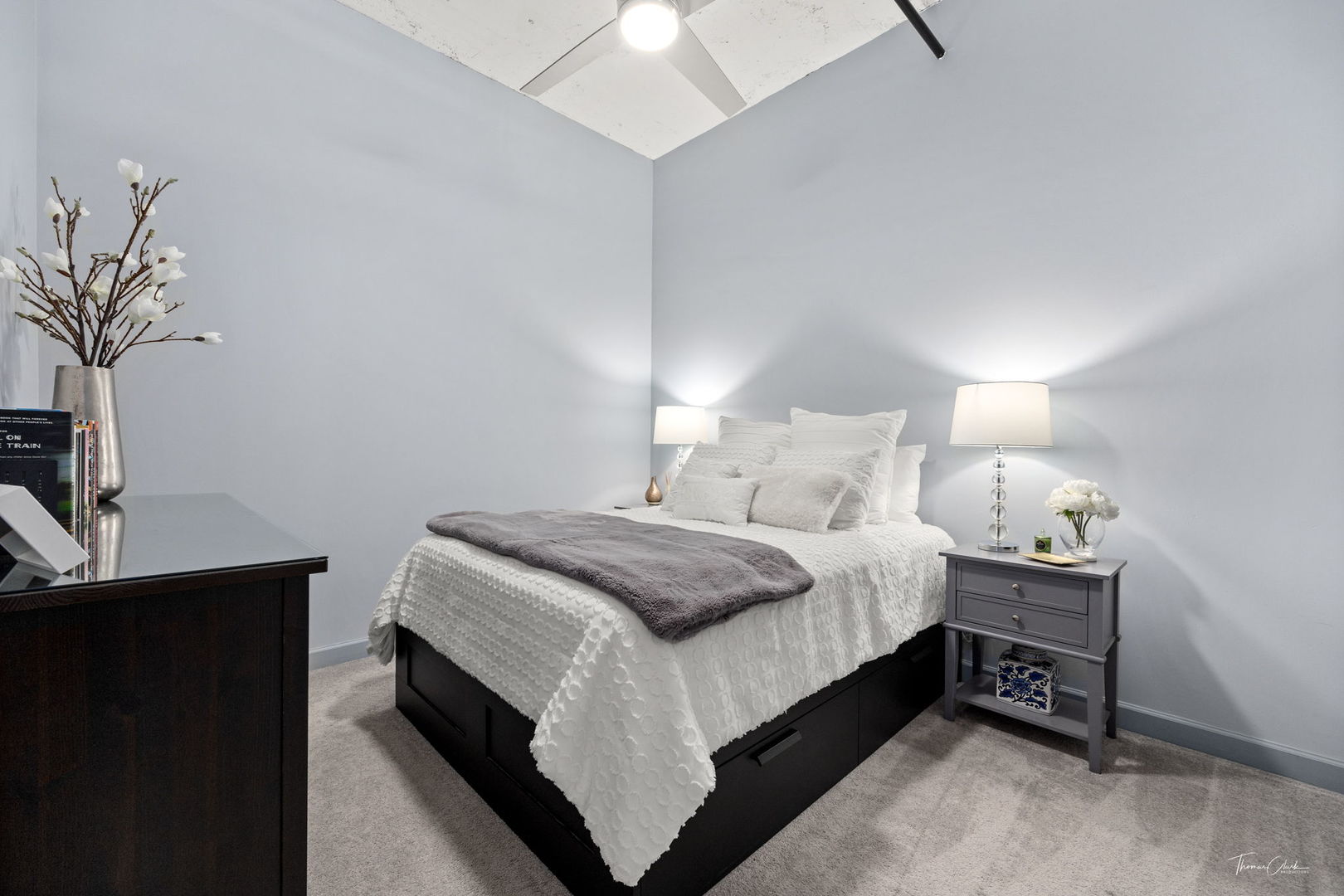 221 E Cullerton Street Unit: 417