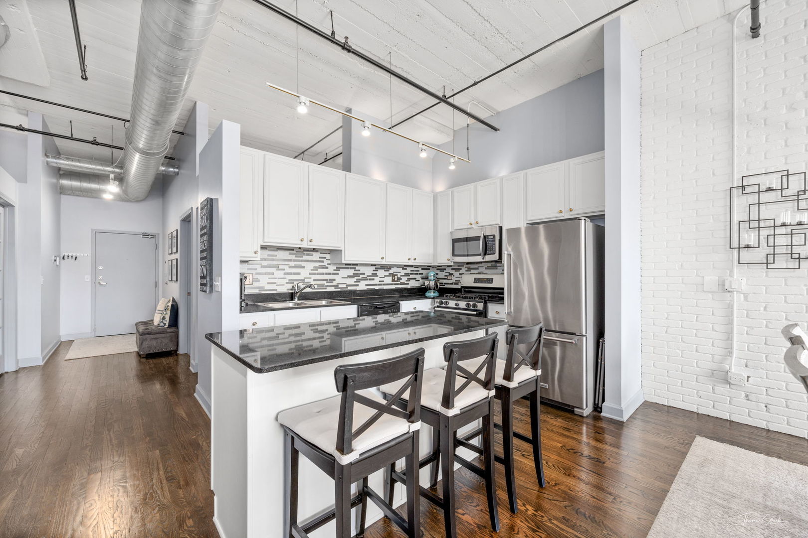 221 E Cullerton Street Unit: 417