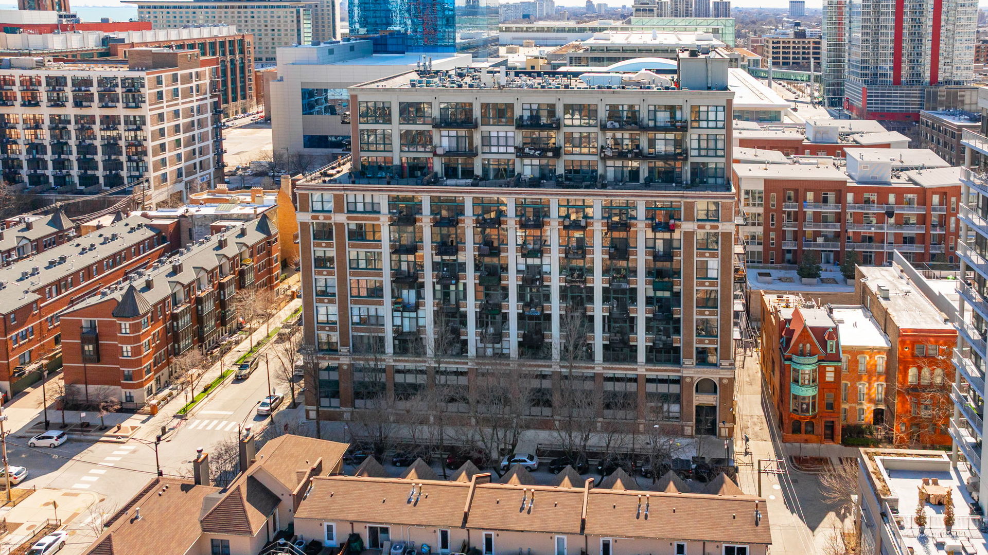 221 E Cullerton Street Unit: 417