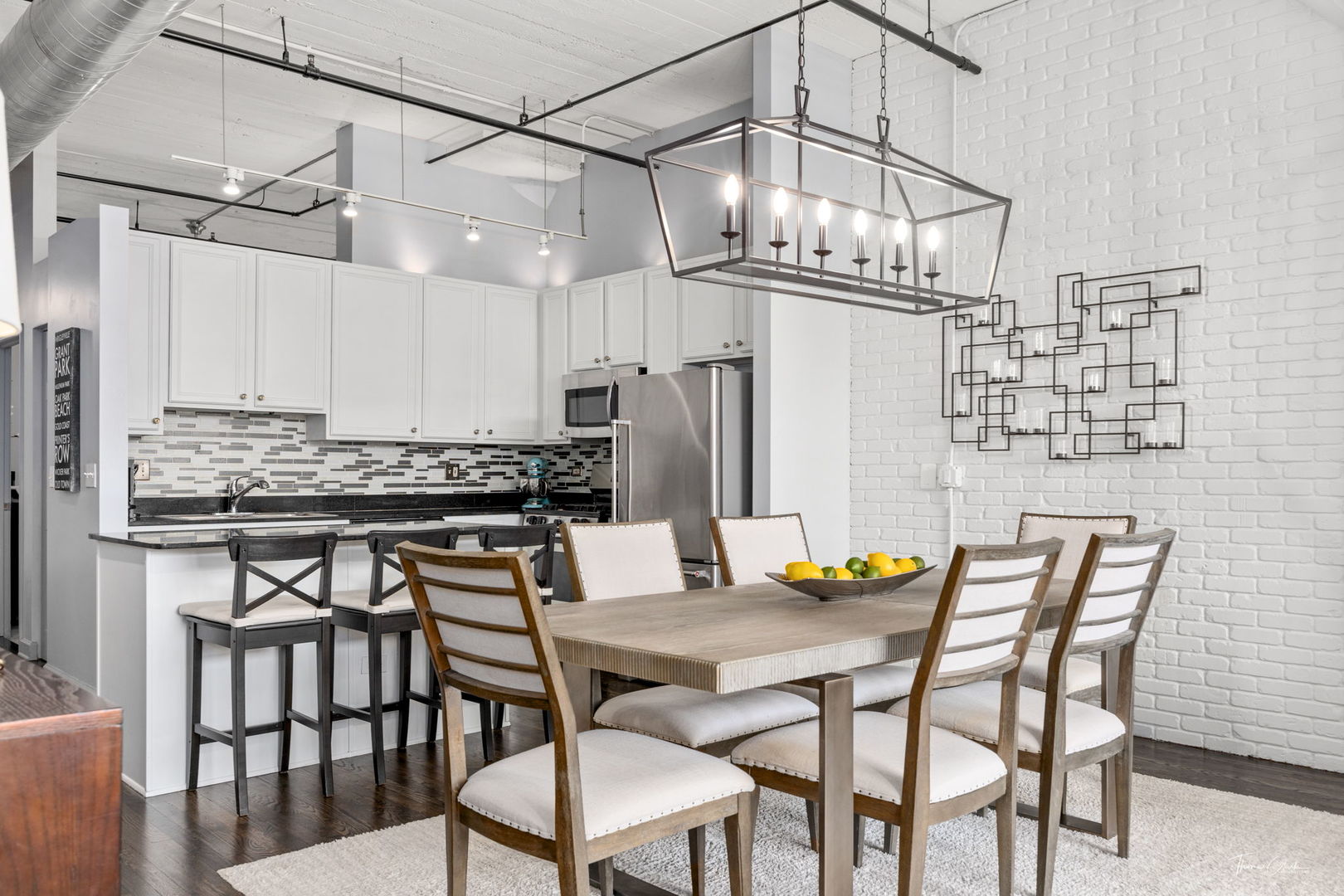 221 E Cullerton Street Unit: 417