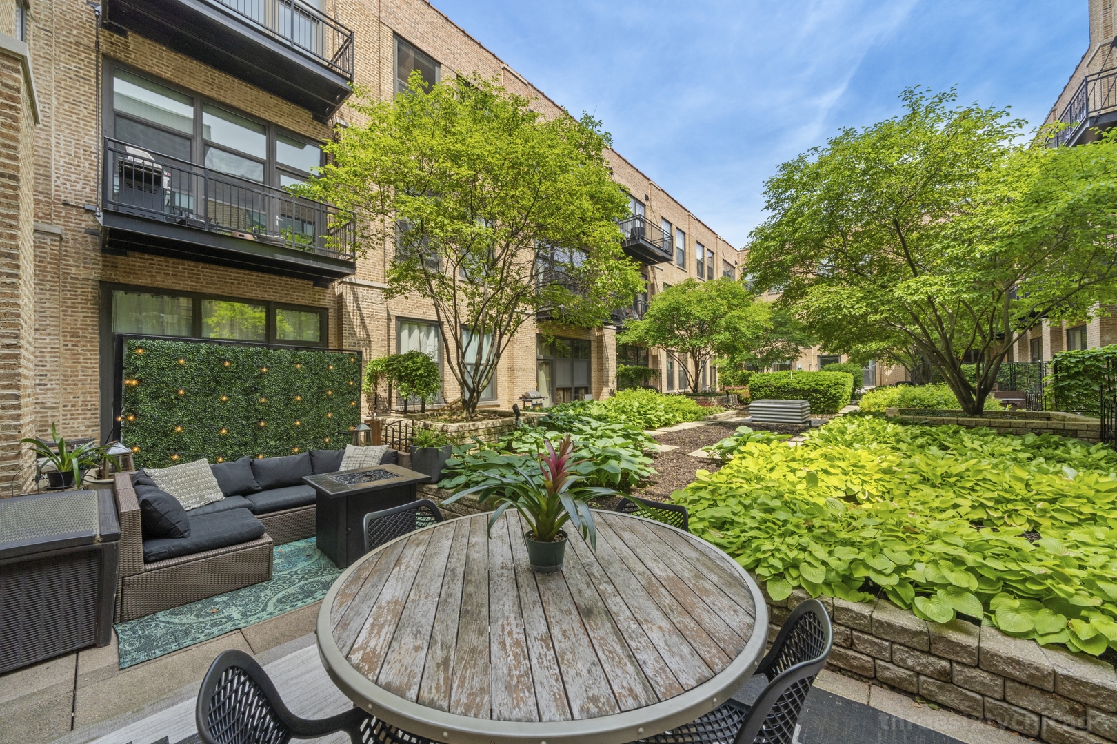 1040 W Adams Street Unit: 274