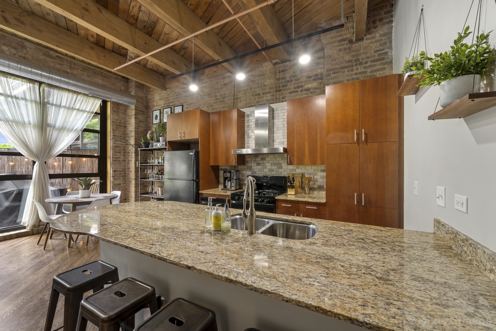 1040 W Adams Street Unit: 274