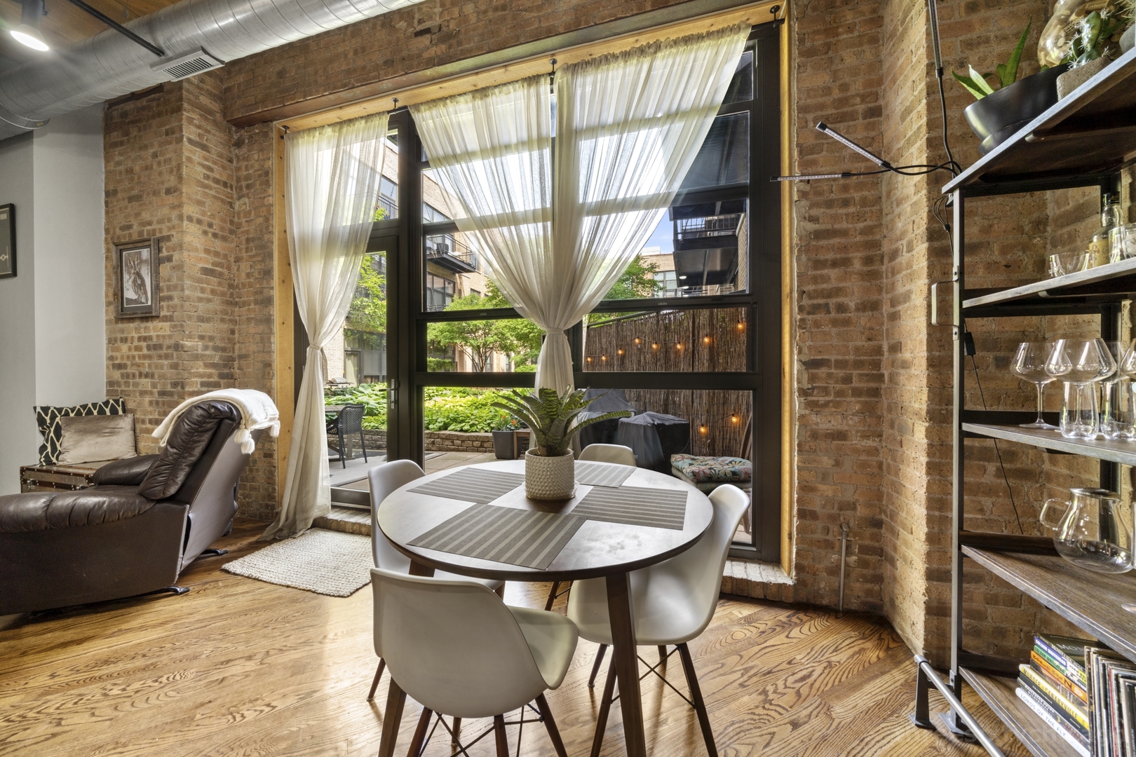 1040 W Adams Street Unit: 274