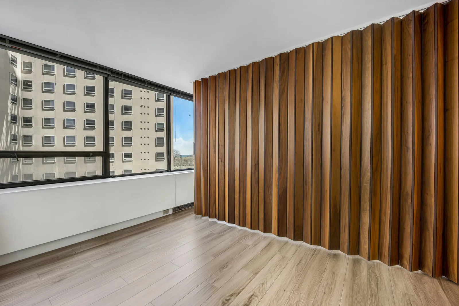 2800 N Lake Shore Drive Unit: 709