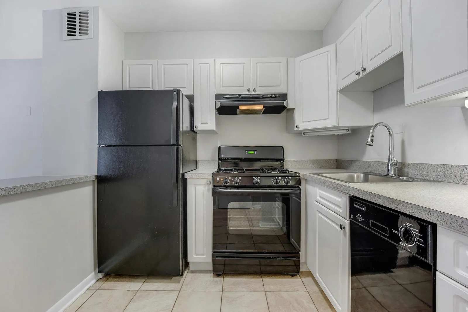 2800 N Lake Shore Drive Unit: 709
