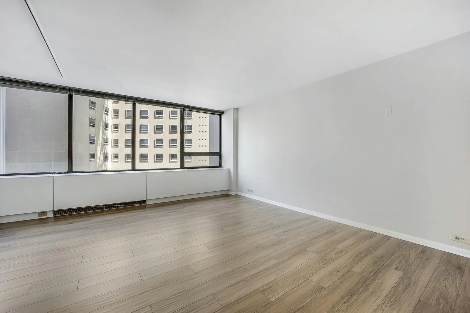 2800 N Lake Shore Drive Unit: 709