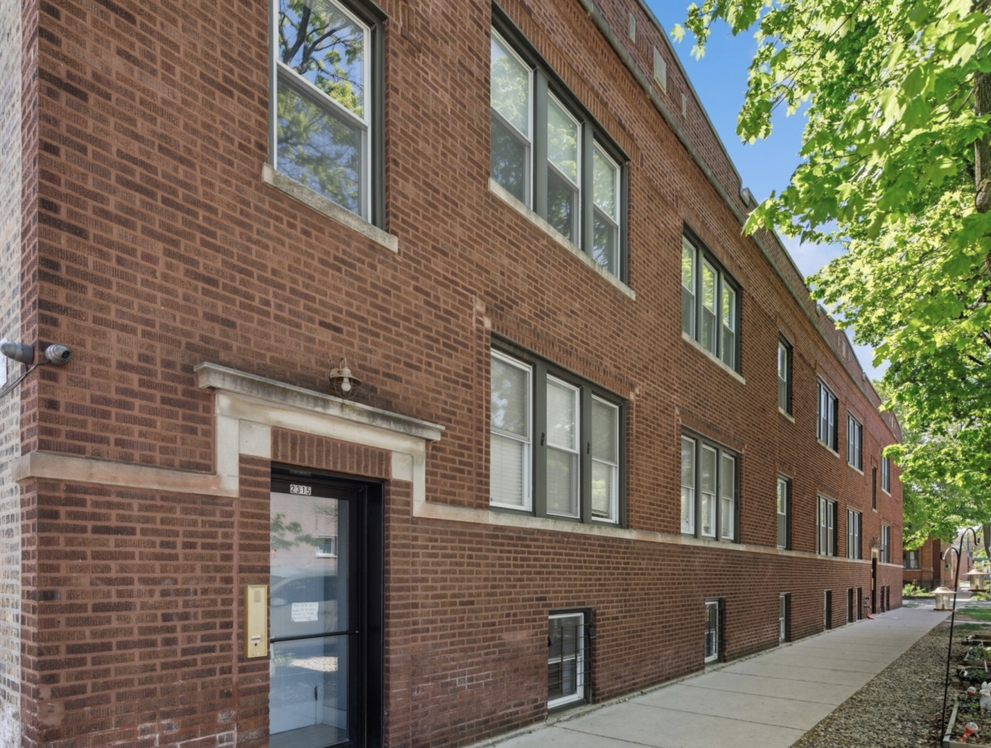 2315 W Waveland Avenue Unit: B