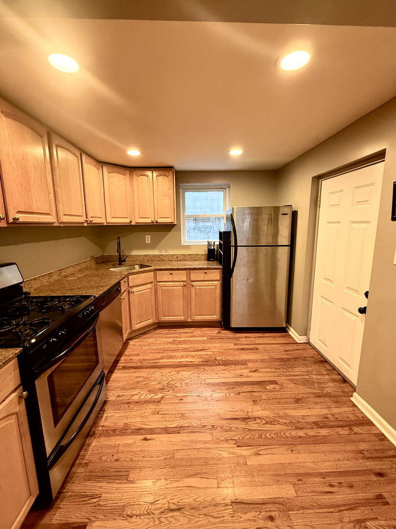 2315 W Waveland Avenue Unit: B