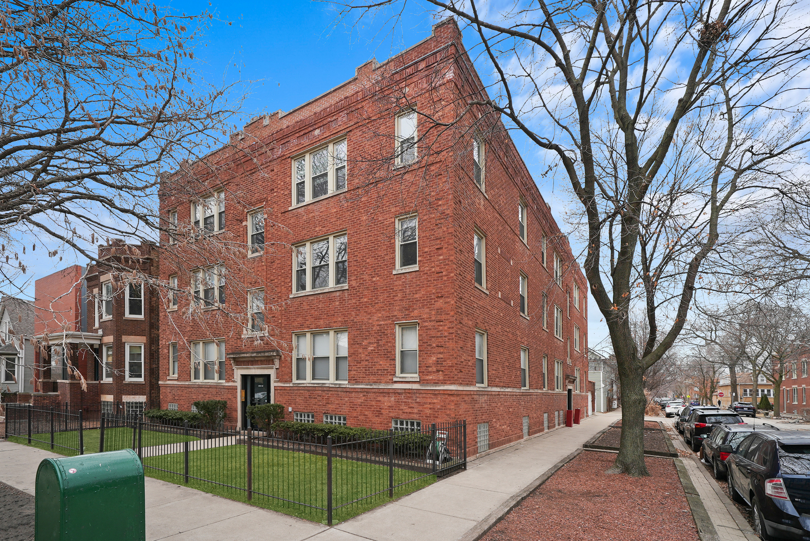 2314 W Byron Street Unit: 2