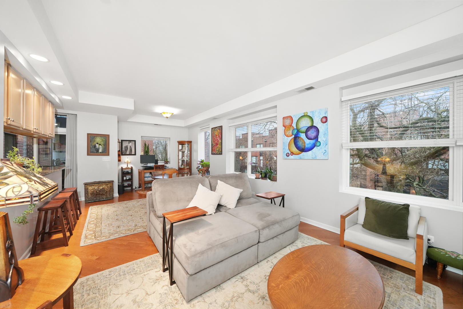 2307 W Wolfram Street Unit: 311