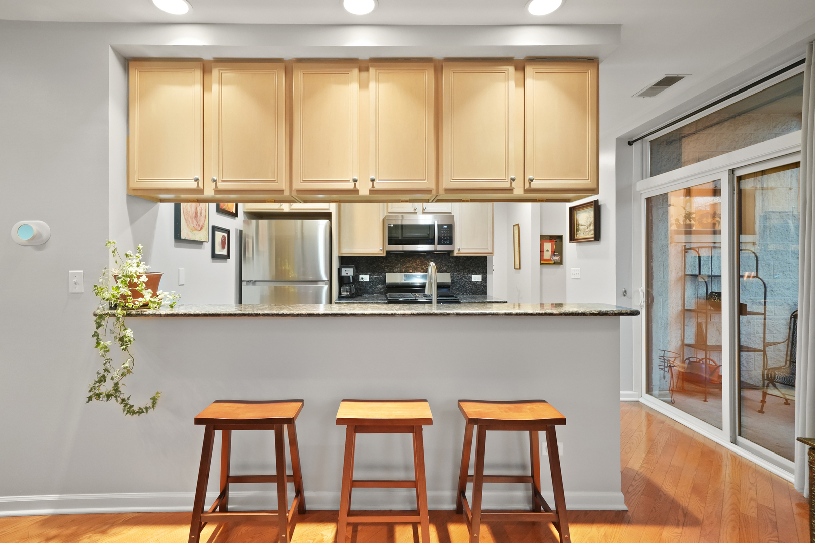2307 W Wolfram Street Unit: 311