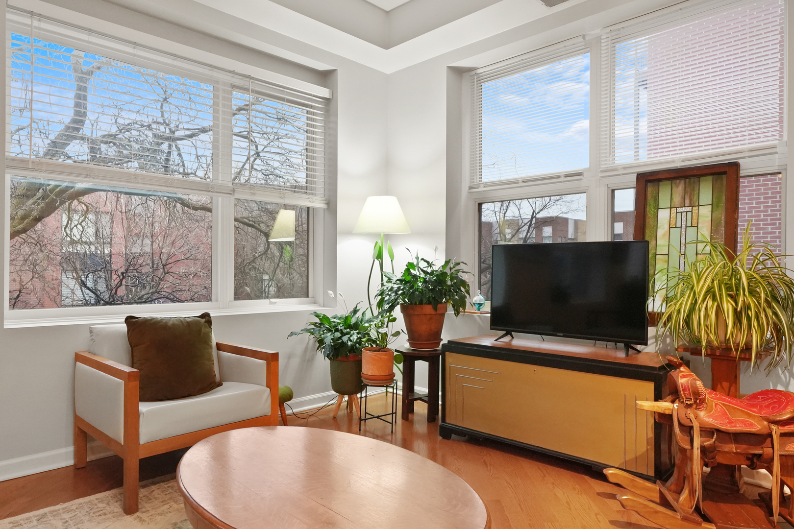 2307 W Wolfram Street Unit: 311