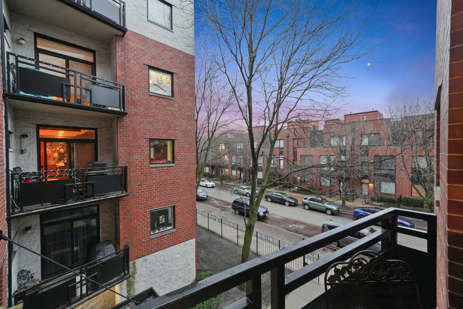 2307 W Wolfram Street Unit: 311
