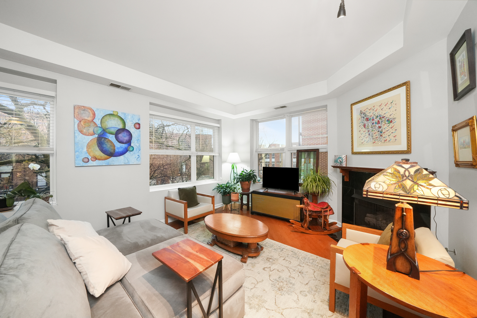 2307 W Wolfram Street Unit: 311