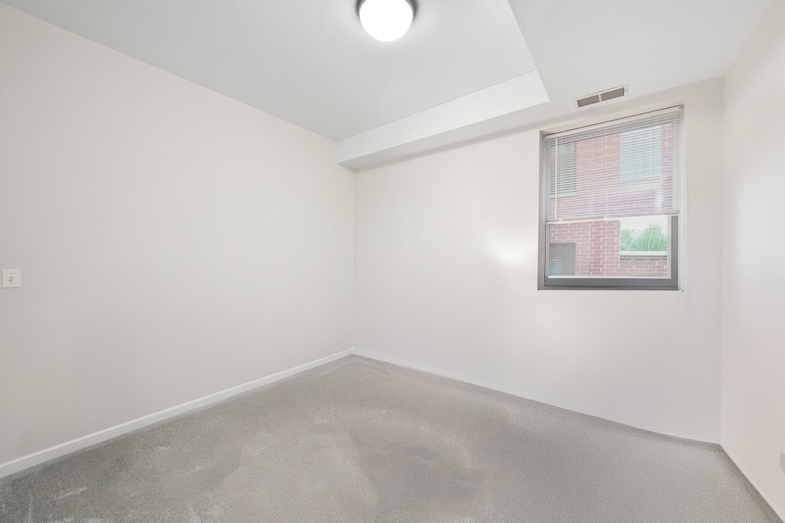 2307 W Wolfram Street Unit: 311