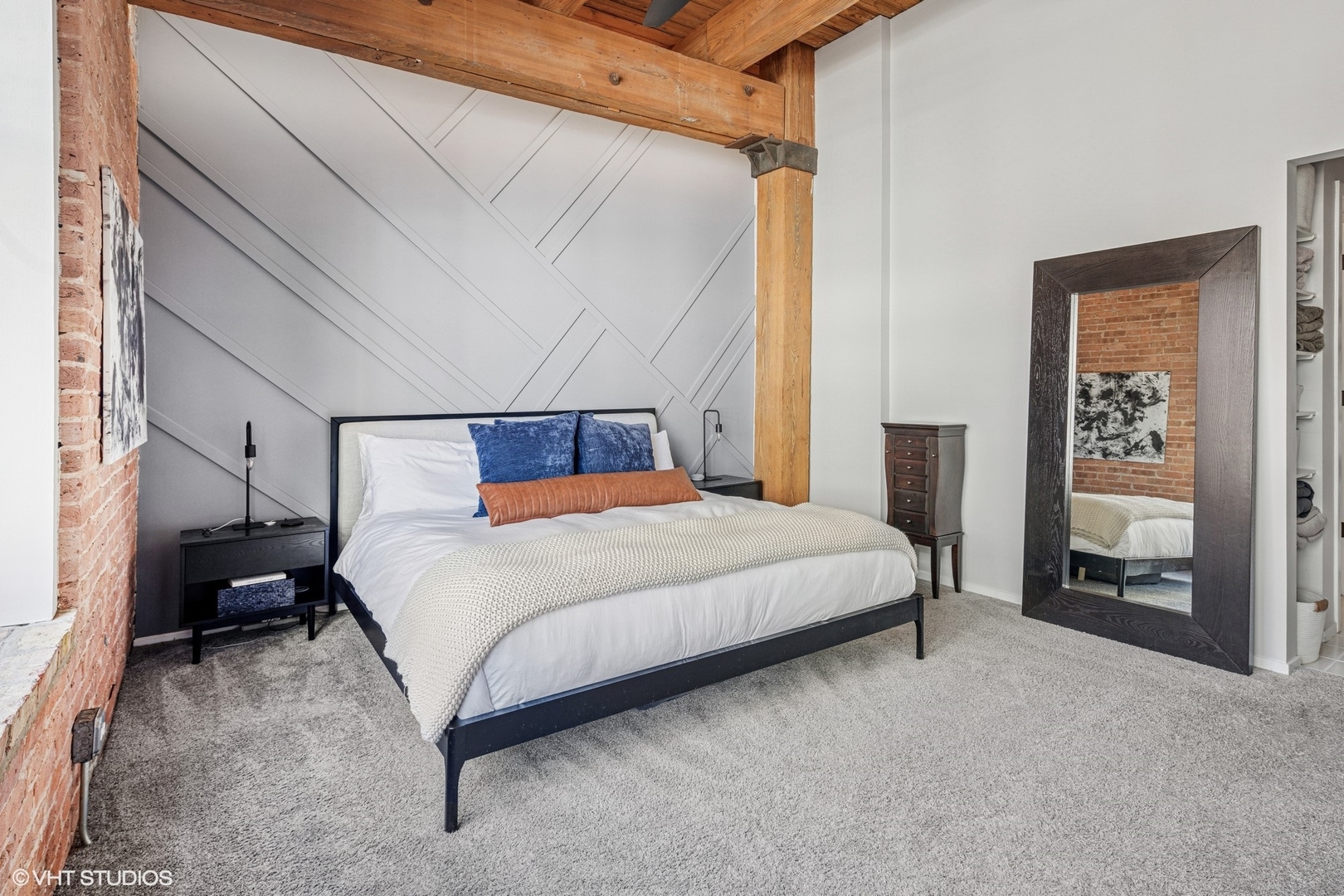 728 W Jackson Boulevard Unit: 423